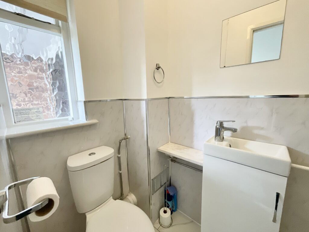 Avon Grove, Stone, ST15