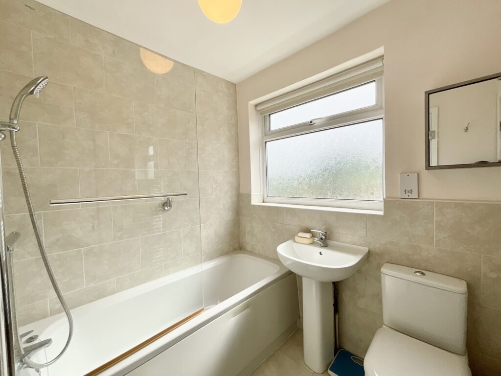 Avon Grove, Stone, ST15