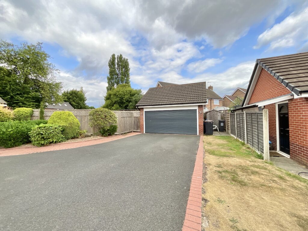 Heronpool Drive, Baldwins Gate, ST5