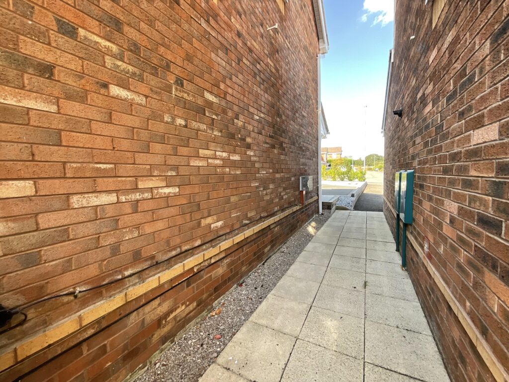 Mercer Avenue, Stone, ST15