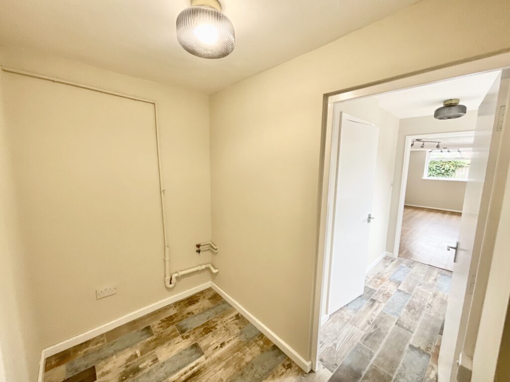 Earlsbrook Drive, Stoke-On-Trent, ST4