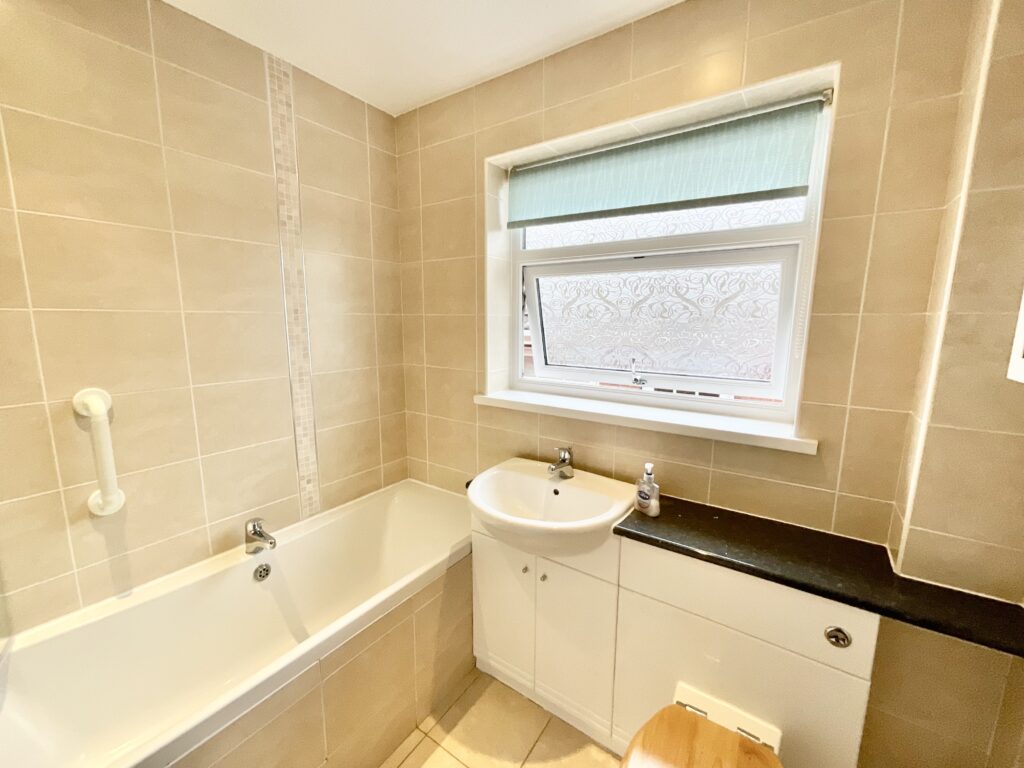 Meakin Avenue, Newcastle, ST5