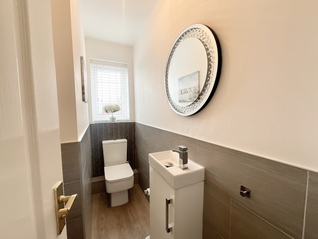 Hallahan Close, Stone, ST15