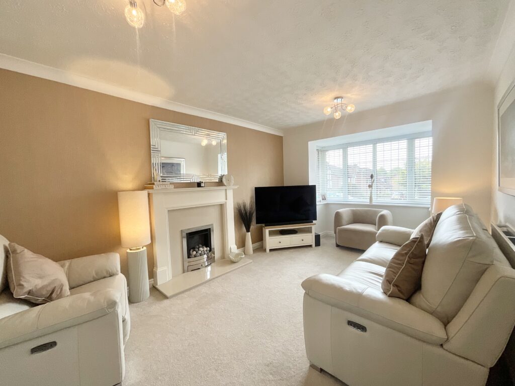 Hallahan Close, Stone, ST15