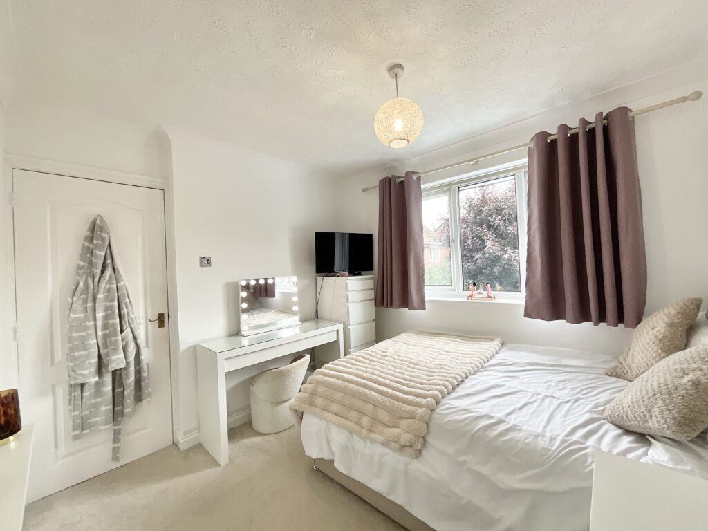 Hallahan Close, Stone, ST15