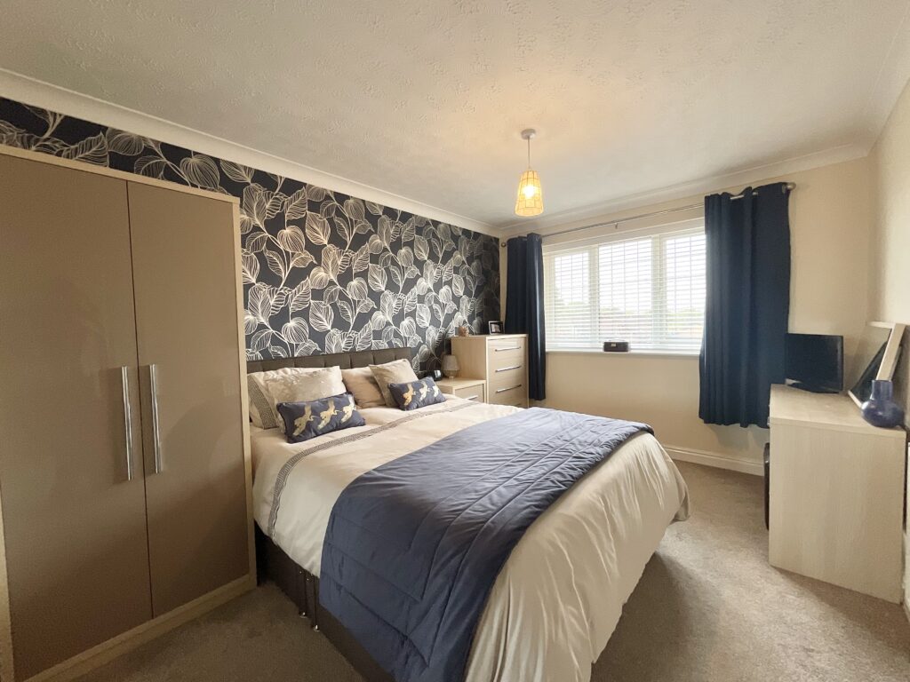 Hallahan Close, Stone, ST15