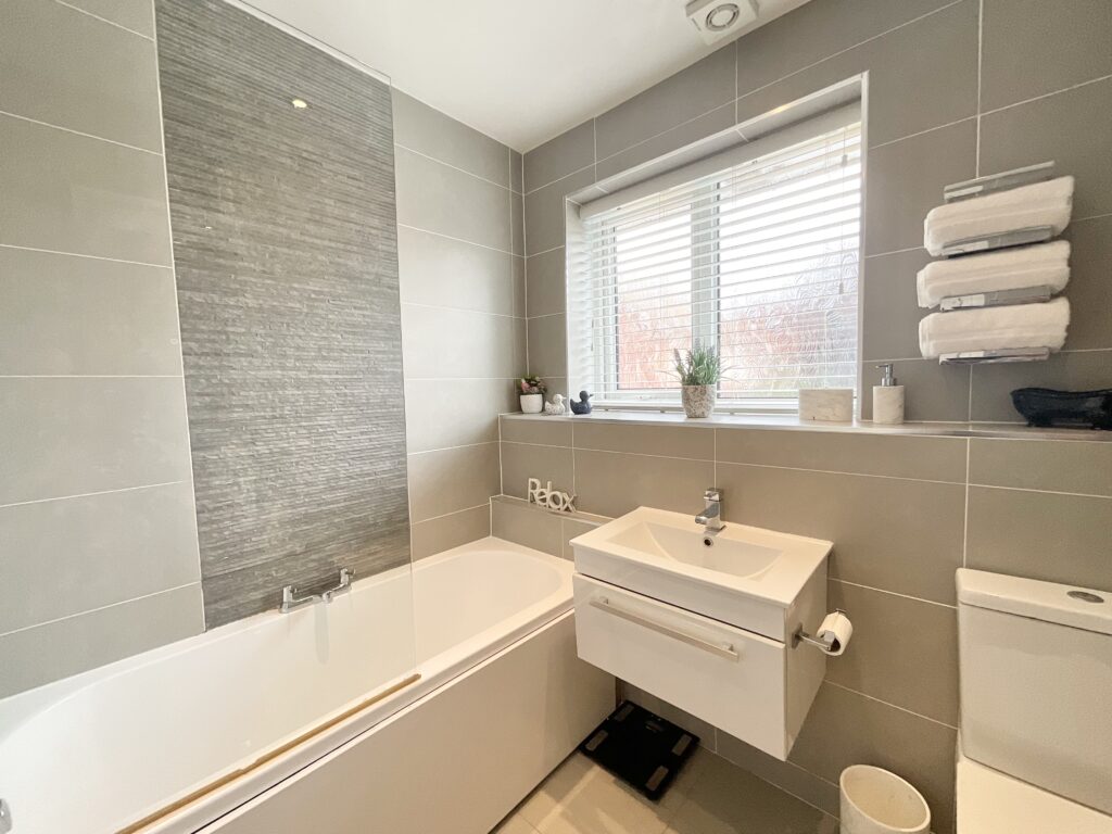 Hallahan Close, Stone, ST15