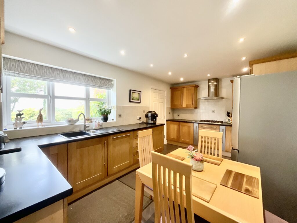 Leadendale Lane, Rough Close, ST3