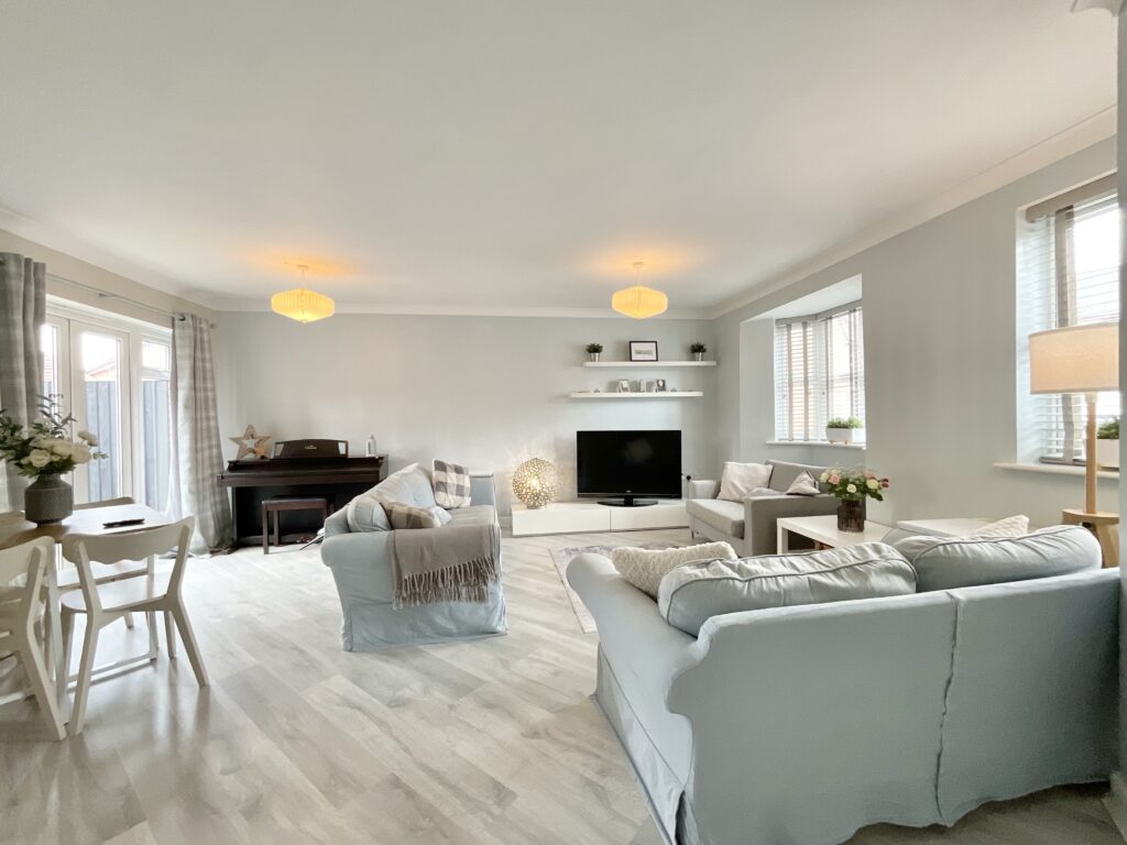 Golden Hill, Weston, CW2