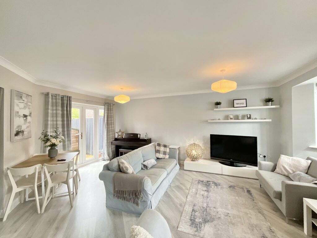 Golden Hill, Weston, CW2