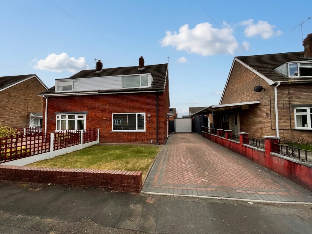 Newland Avenue, Stafford, ST16