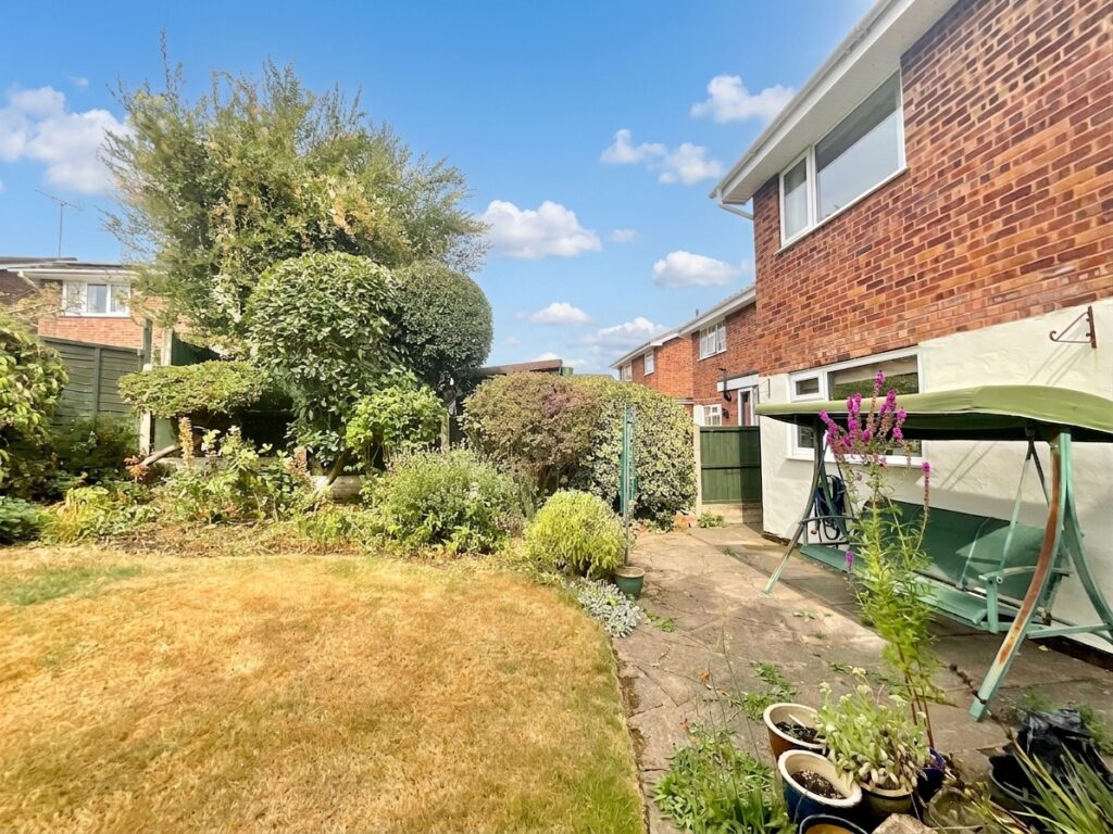 Avon Grove, Stone, ST15