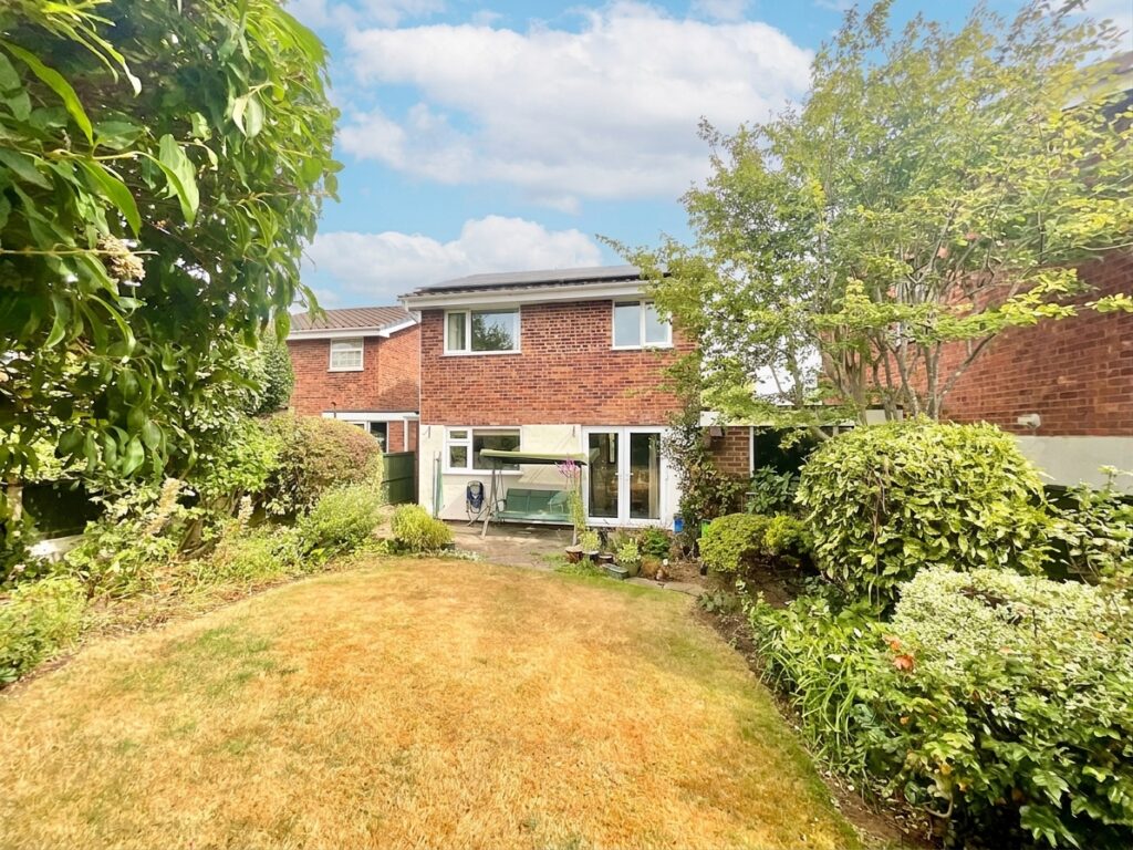 Avon Grove, Stone, ST15