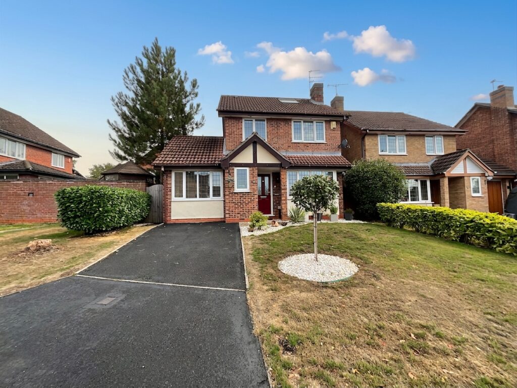 Hallahan Close, Stone, ST15