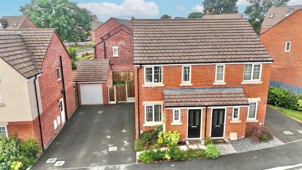 Nixon Lane, Stone, ST15