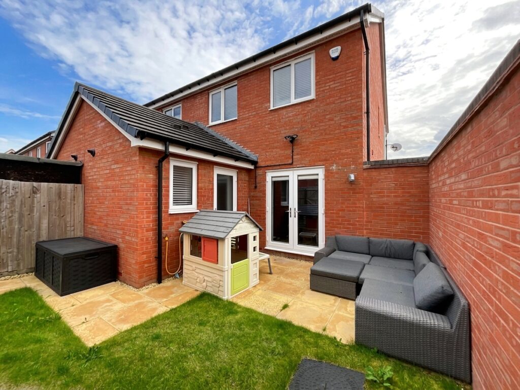 Anemone Avenue, Stafford, ST17