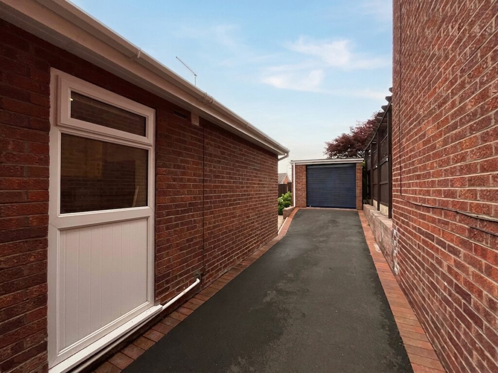 Meakin Avenue, Newcastle, ST5
