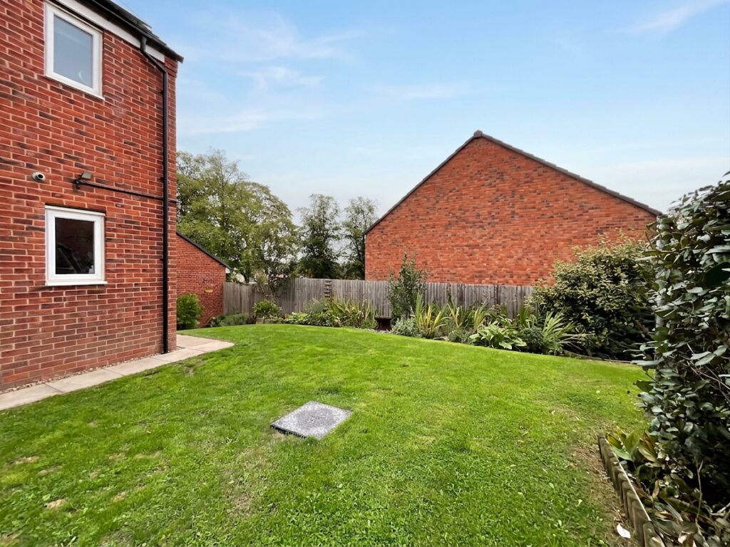 Myatt Avenue, Stone, ST15