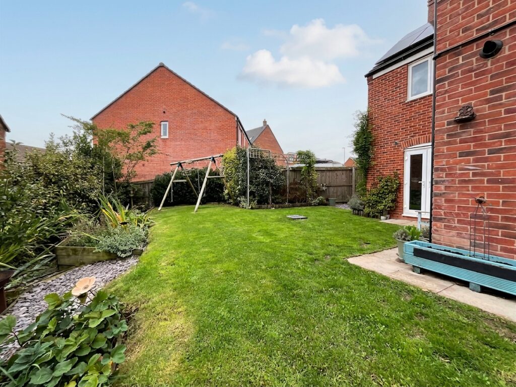 Myatt Avenue, Stone, ST15