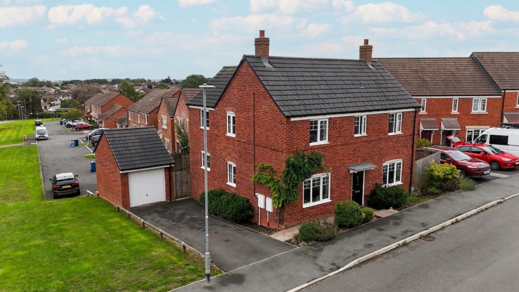 Myatt Avenue, Stone, ST15