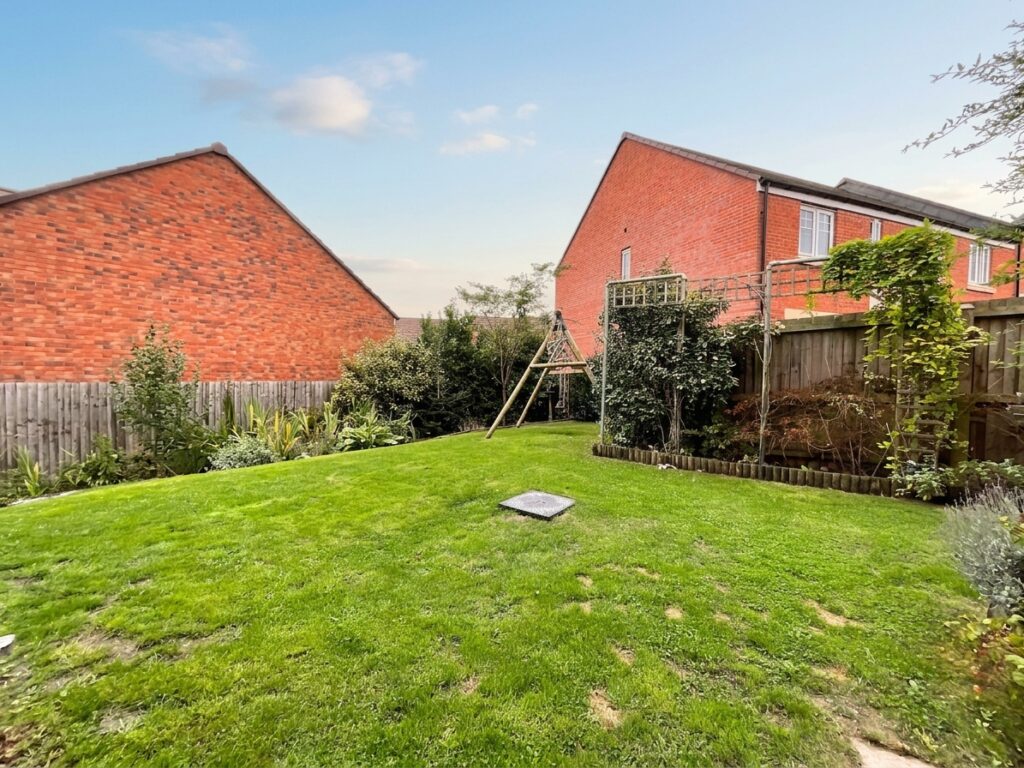 Myatt Avenue, Stone, ST15