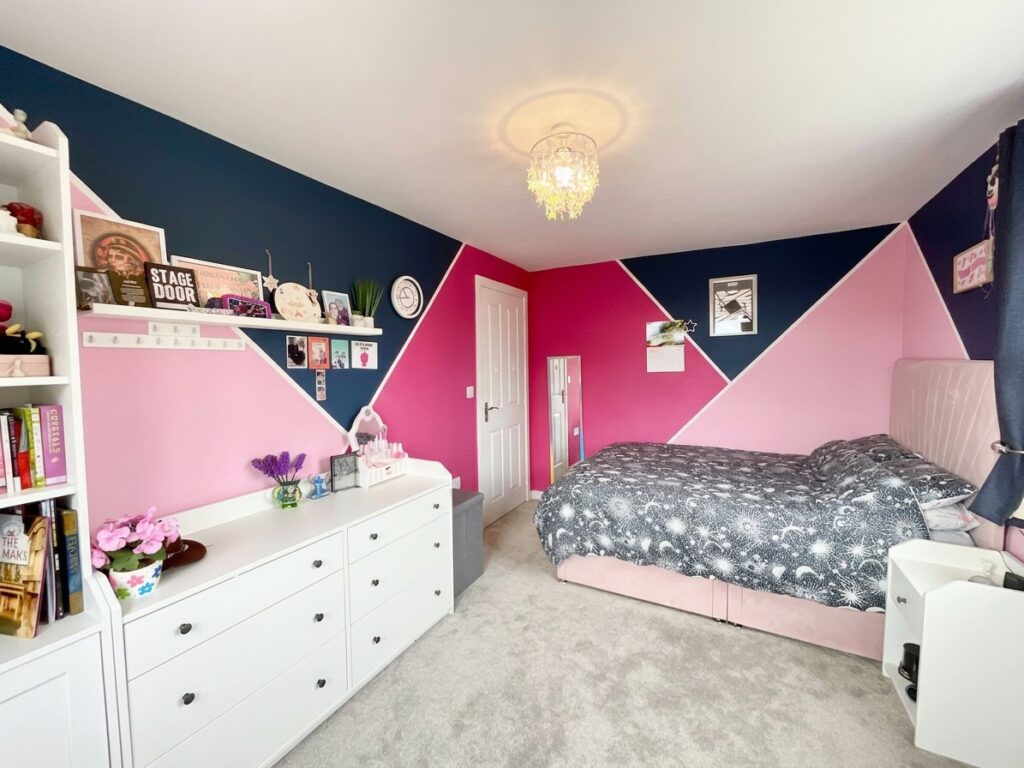 Myatt Avenue, Stone, ST15