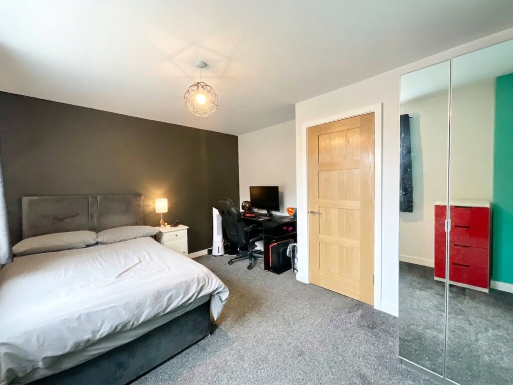 Tilling Drive, Stone, ST15