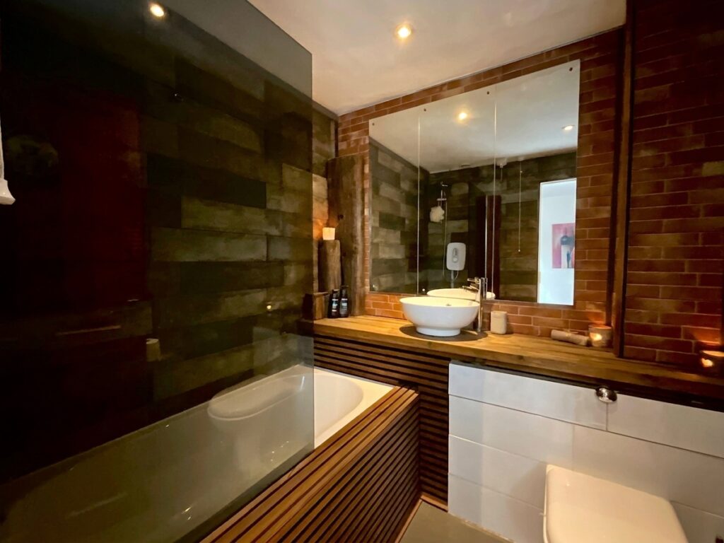 Barnfield Road, Tean, ST10
