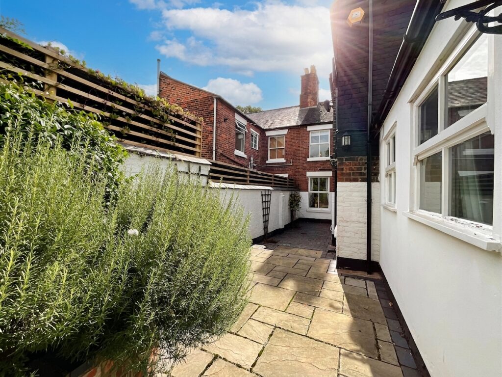 Granville Terrace, Stone, ST15