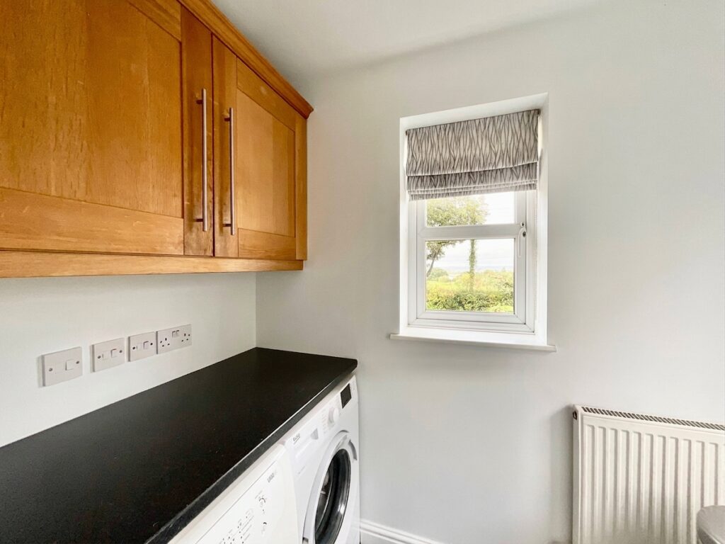Leadendale Lane, Rough Close, ST3