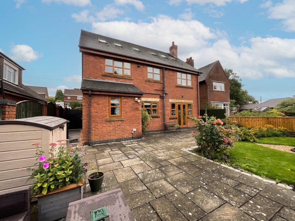 Leadendale Lane, Rough Close, ST3