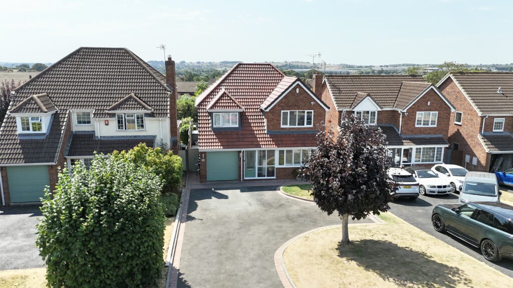 Saddler Avenue, Stone, ST15