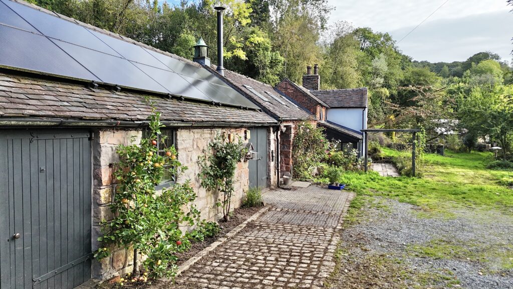 Foxt Road, Foxt, ST10