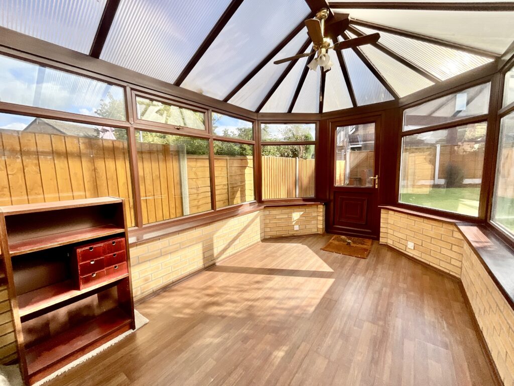 Melrose Avenue, Stone, ST15