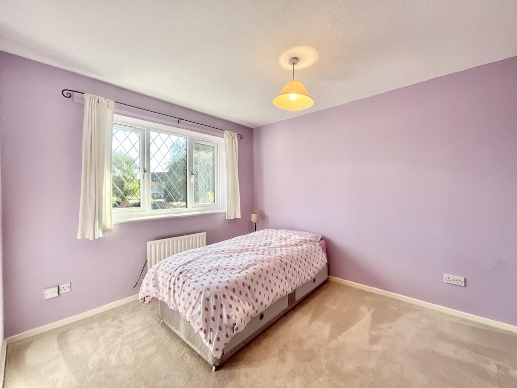 Melrose Avenue, Stone, ST15