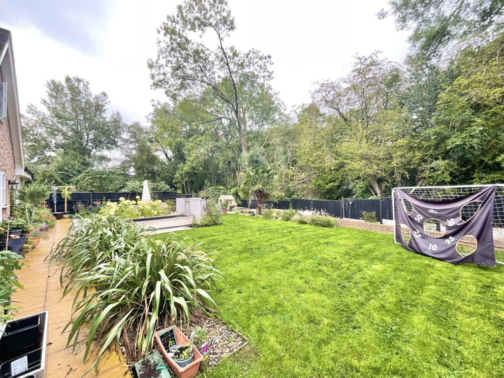 Dean Brook Drive, Bignall End, ST7