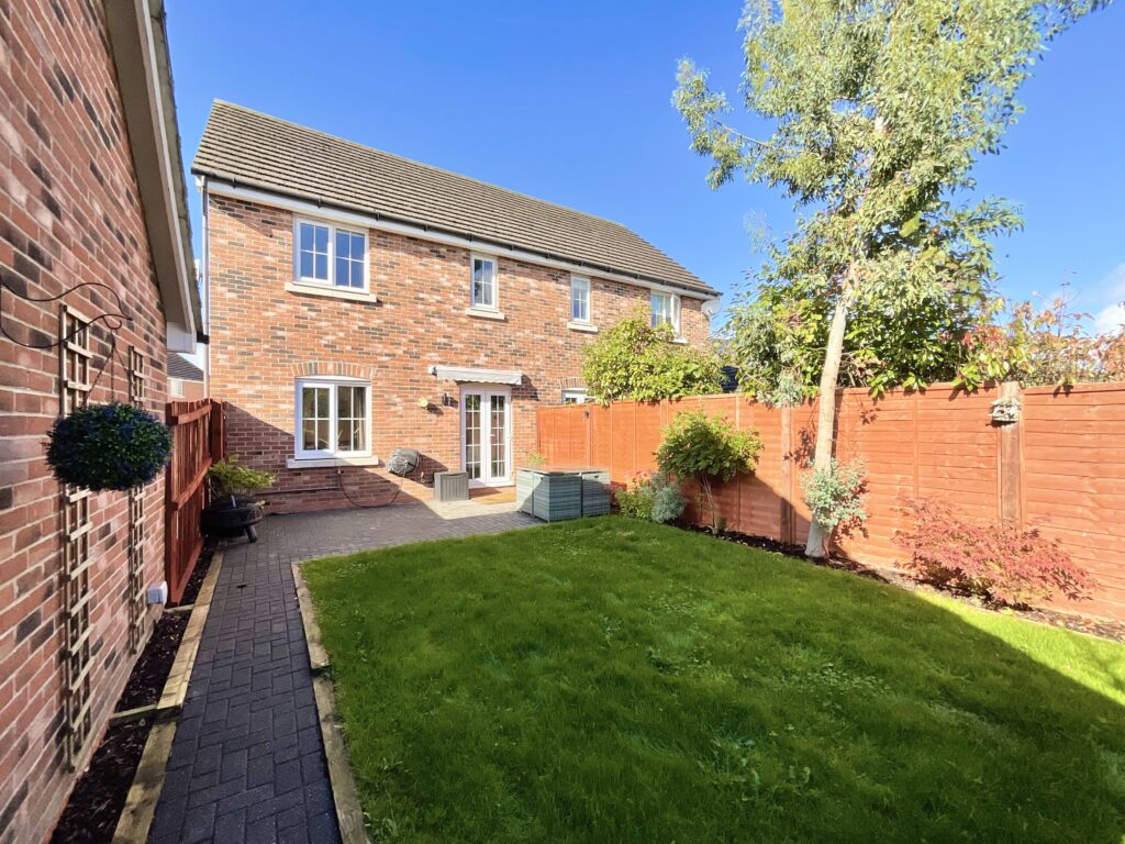 Abbey Park Way, Weston, CW2