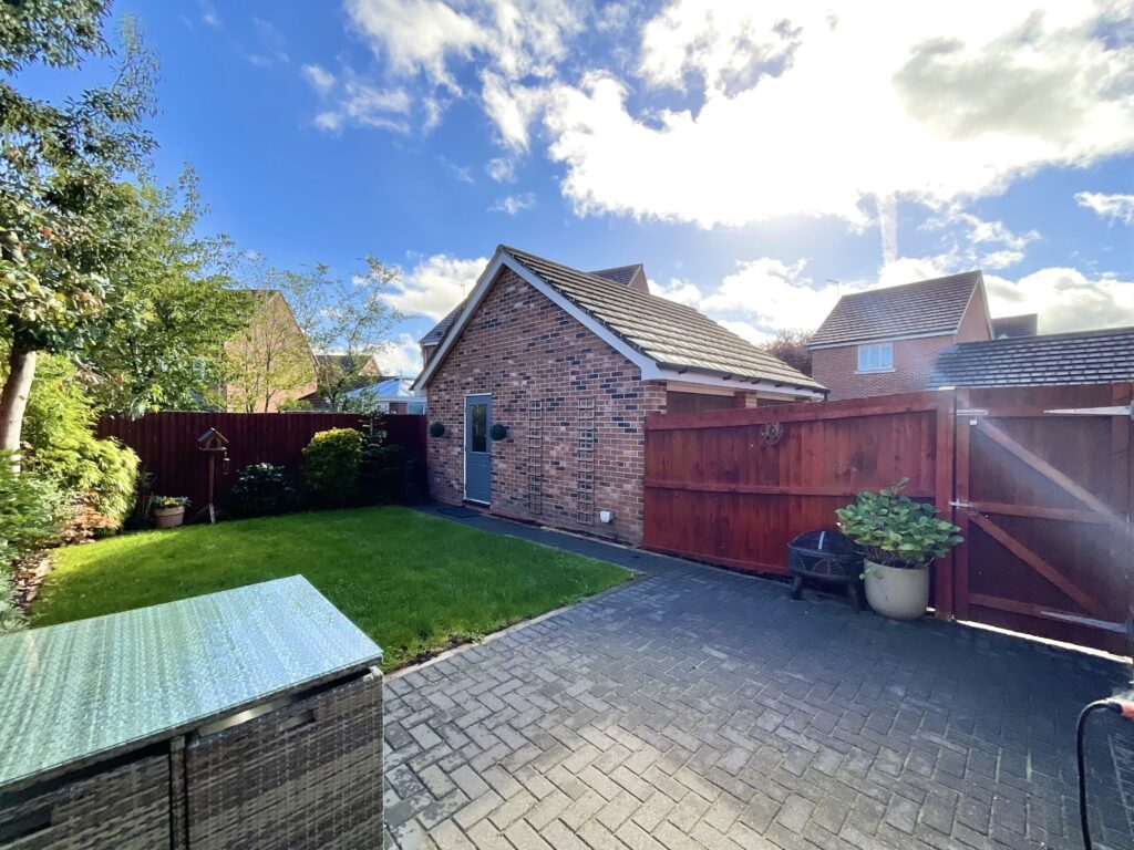 Abbey Park Way, Weston, CW2