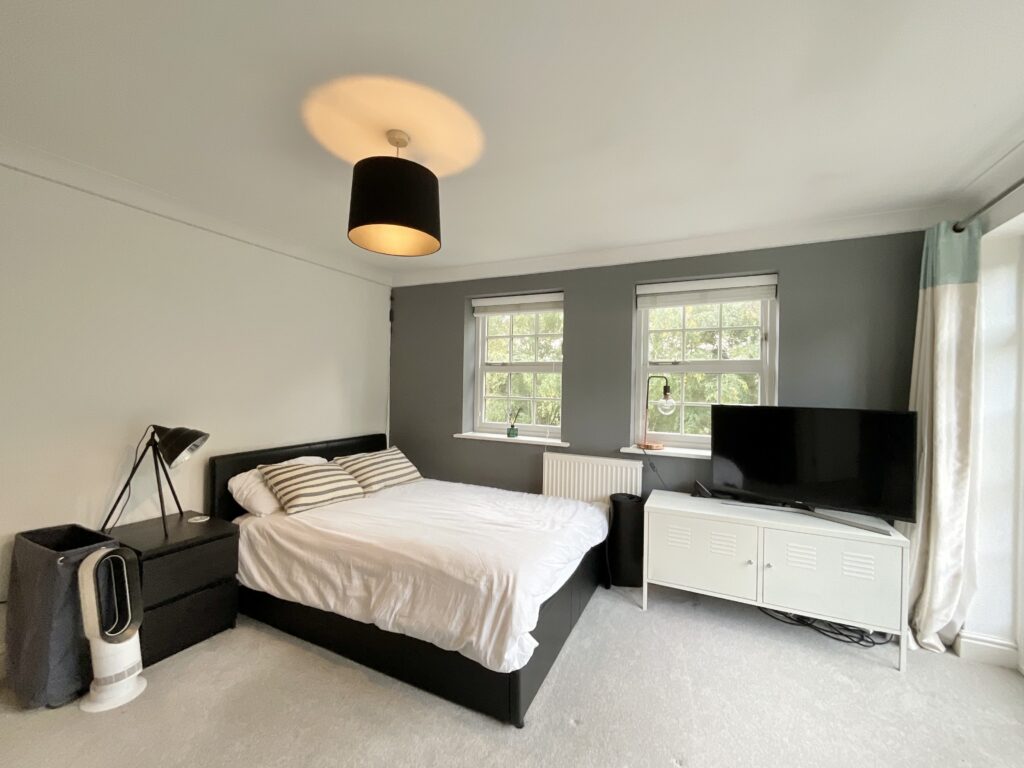 Kingswood Avenue, Weston, CW2