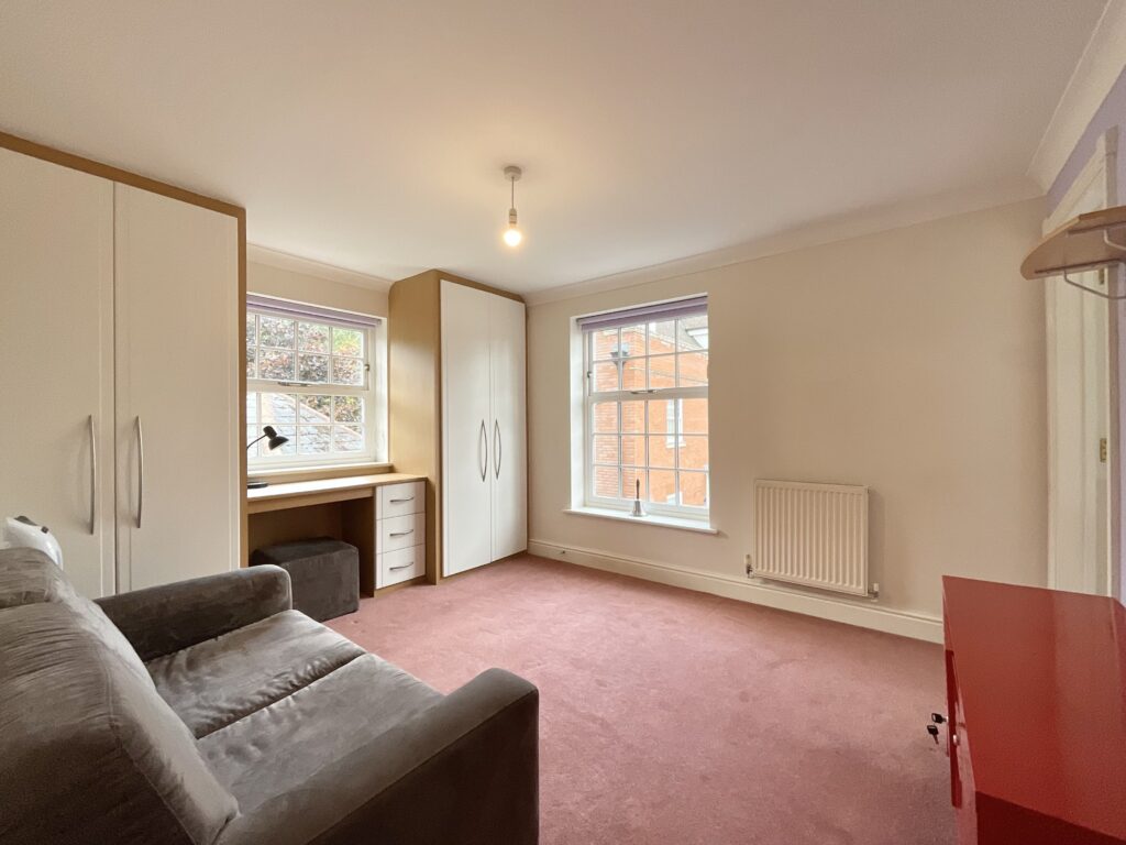 Kingswood Avenue, Weston, CW2