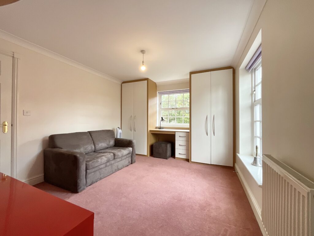 Kingswood Avenue, Weston, CW2