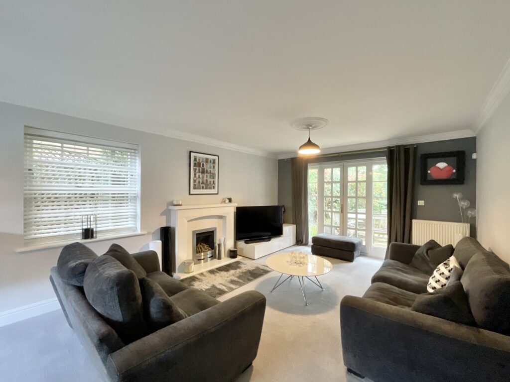 Kingswood Avenue, Weston, CW2