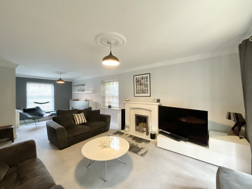 Kingswood Avenue, Weston, CW2