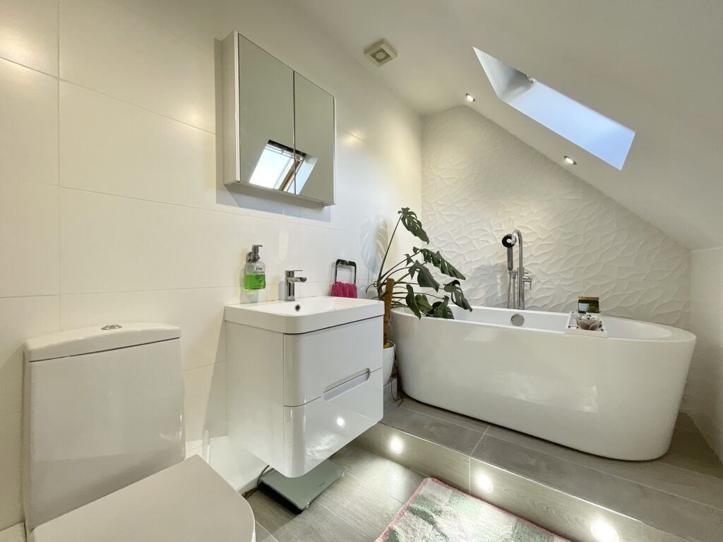 London Road, Woore, CW3