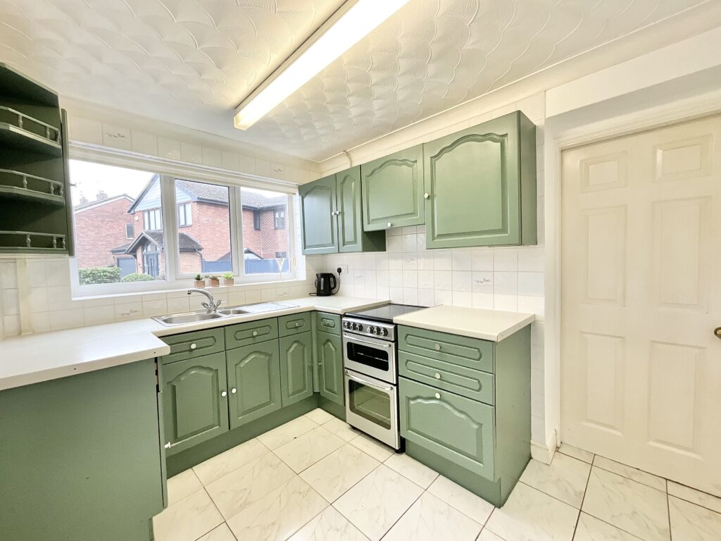 Elm Drive, Cheadle, ST10