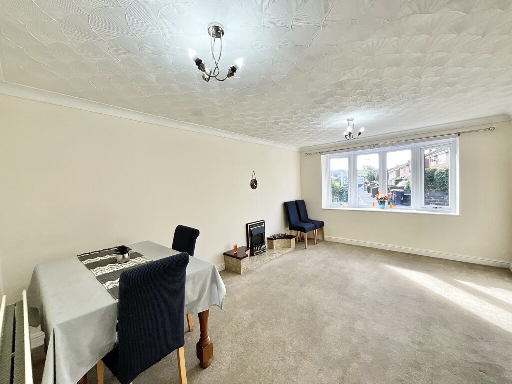 Elm Drive, Cheadle, ST10