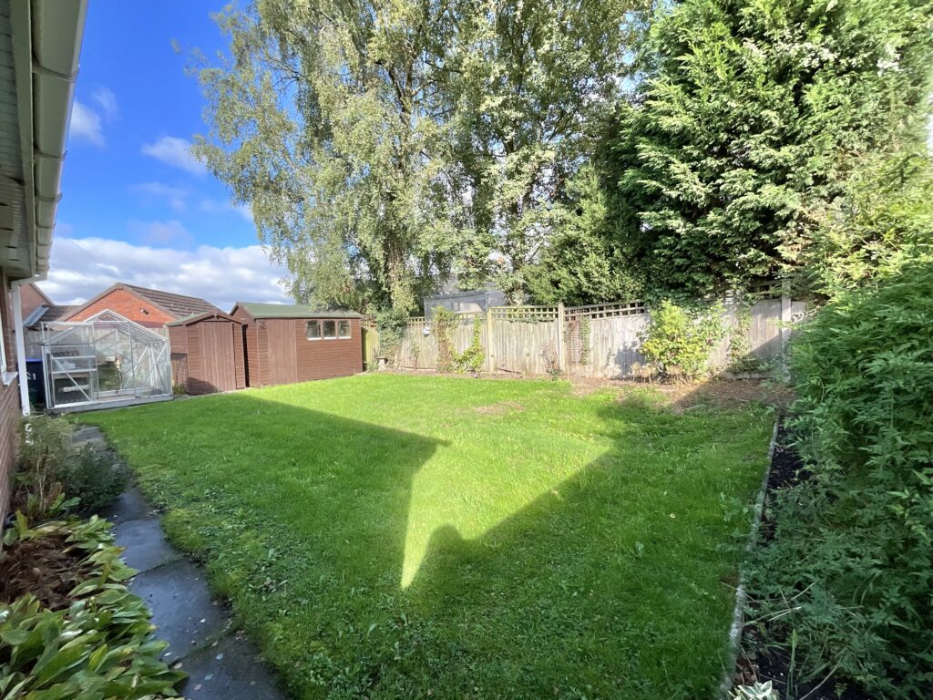 Elm Drive, Cheadle, ST10