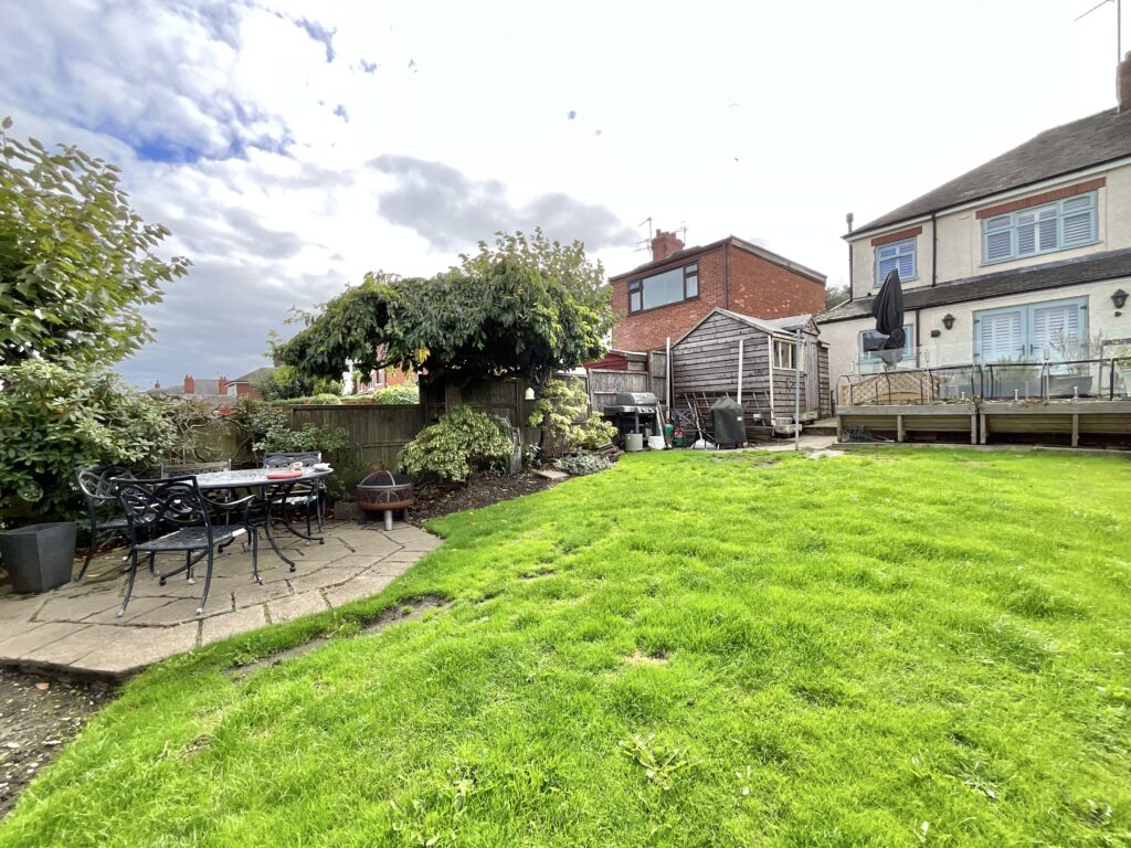 Leek Road, Cheadle, ST10