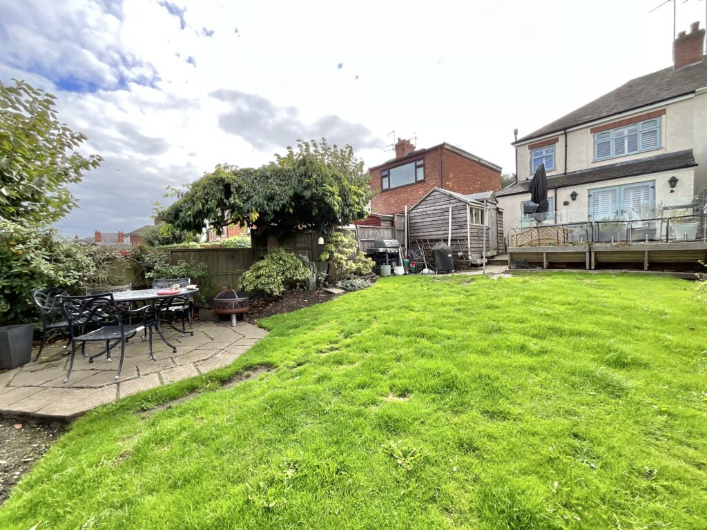 Leek Road, Cheadle, ST10