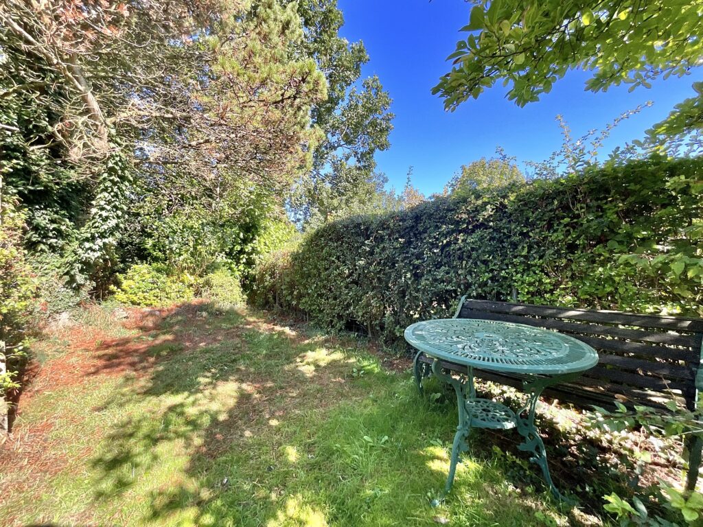 The Avenue, Cheadle, ST10